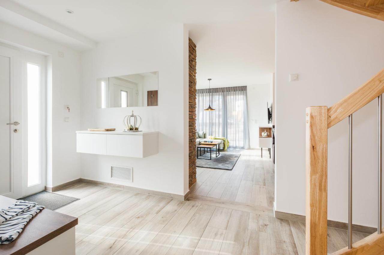 Ferienhaus-See-Sauna-Kamin-Hund Mit E-Ladestation Krakow am See Exterior photo